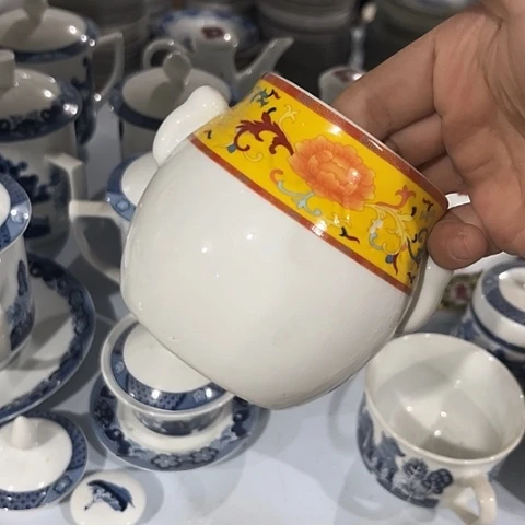 前***者其他瓷无盖炖盅一个