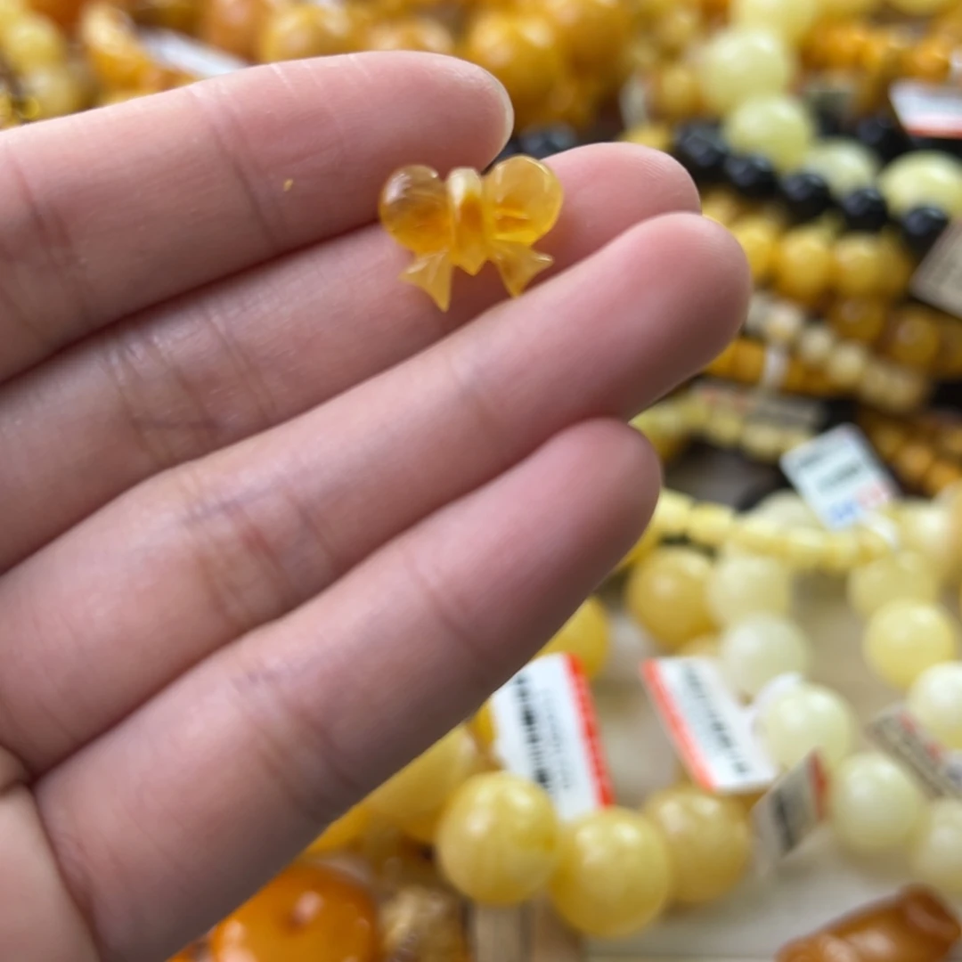 琥珀珠宝奇石未镶嵌