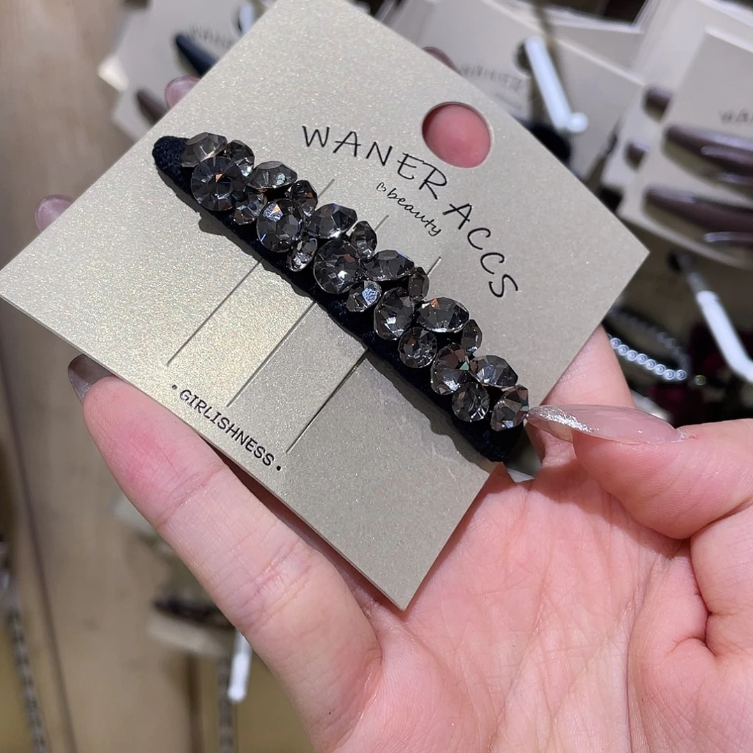 布艺非金属黑色一排钻