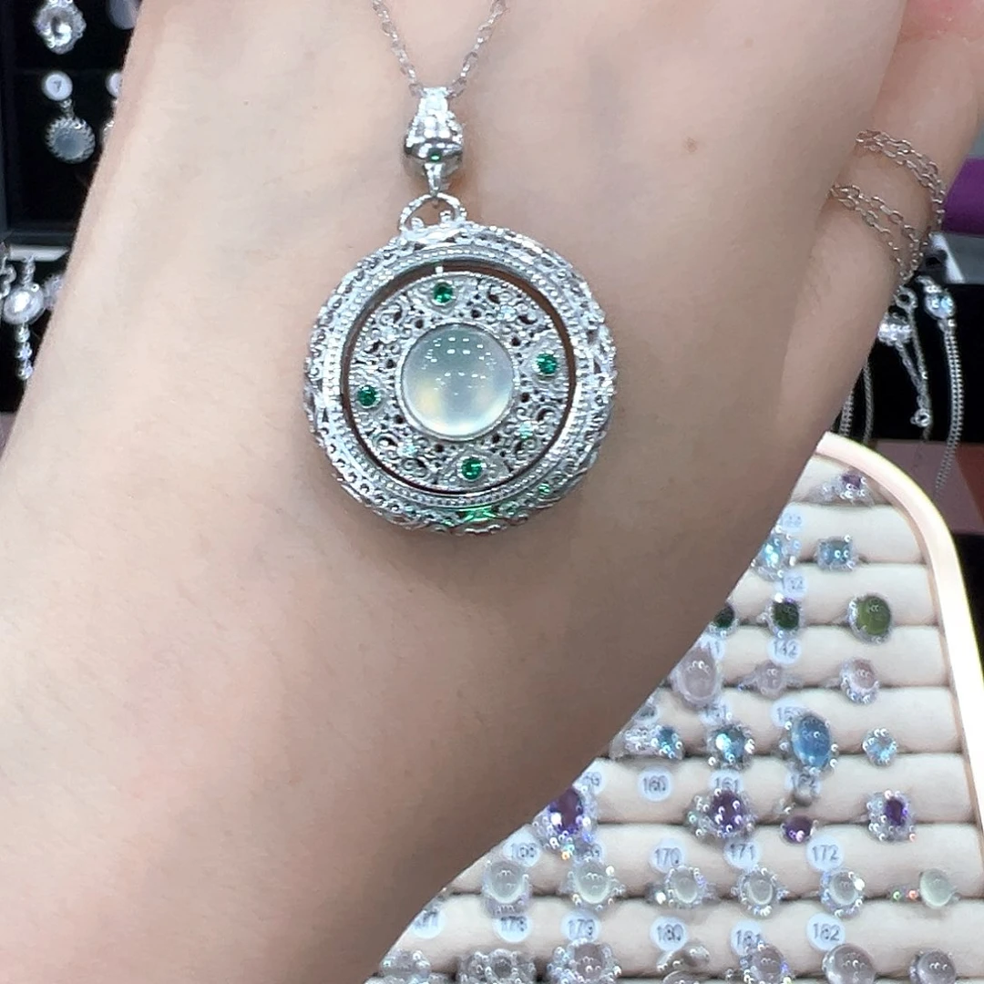 芋***层蛇纹石玉银S925镶嵌颈饰