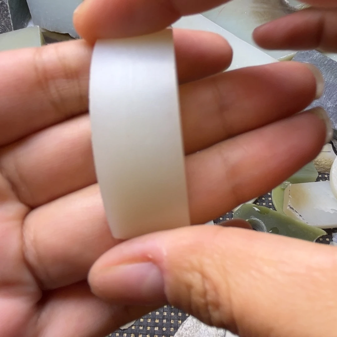 和田玉未镶嵌项链