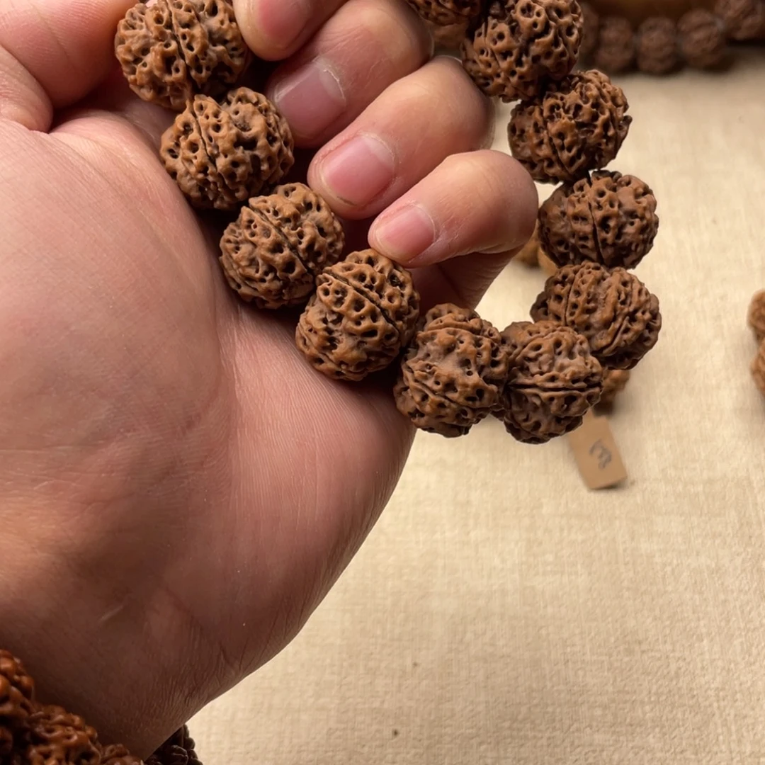 金刚菩提吊坠安娜蜂王梅花