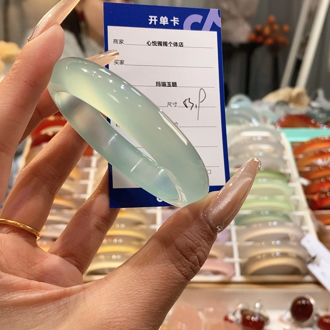 玛瑙/玉髓手镯未镶嵌