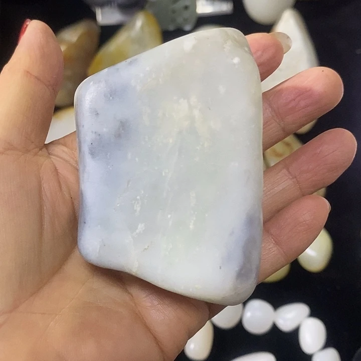萌***园未镶嵌和田玉(糖玉)挂件