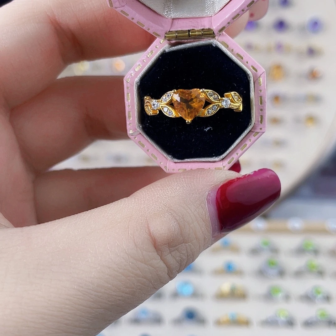 银S925镶嵌戒指黄晶设计款戒指