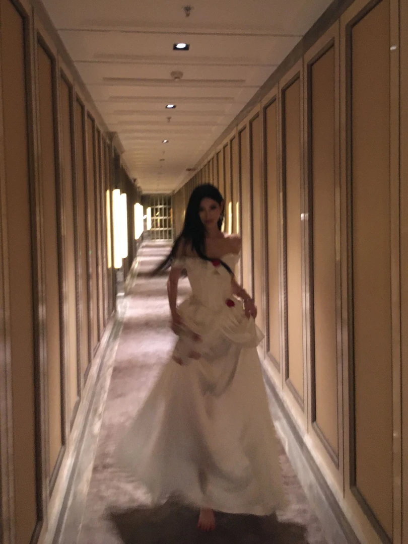 ChiclyNana   性感名媛风轻奢吊带连衣裙玫瑰花朵褶皱轻礼服长裙