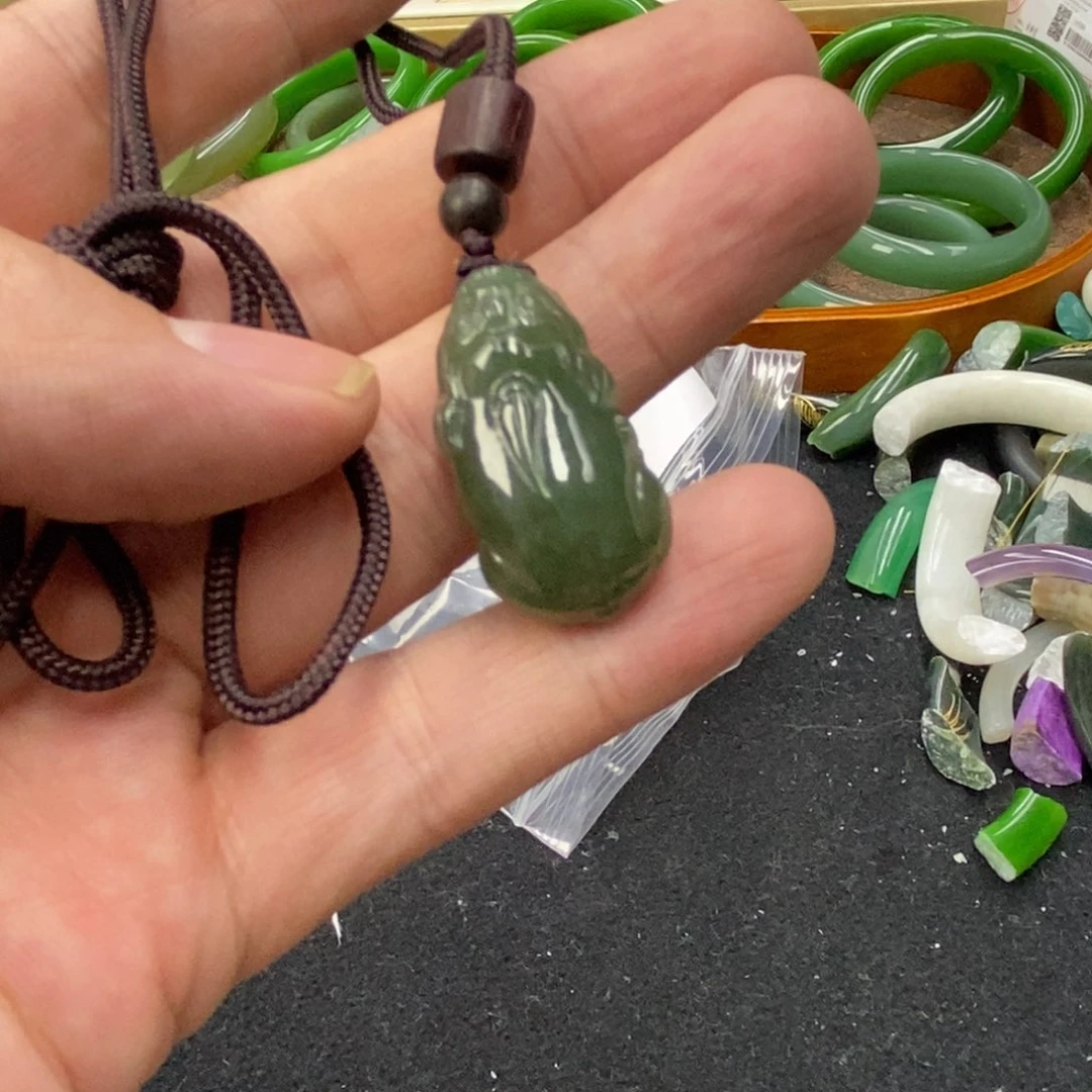 玉38号孤品貔貅吊坠