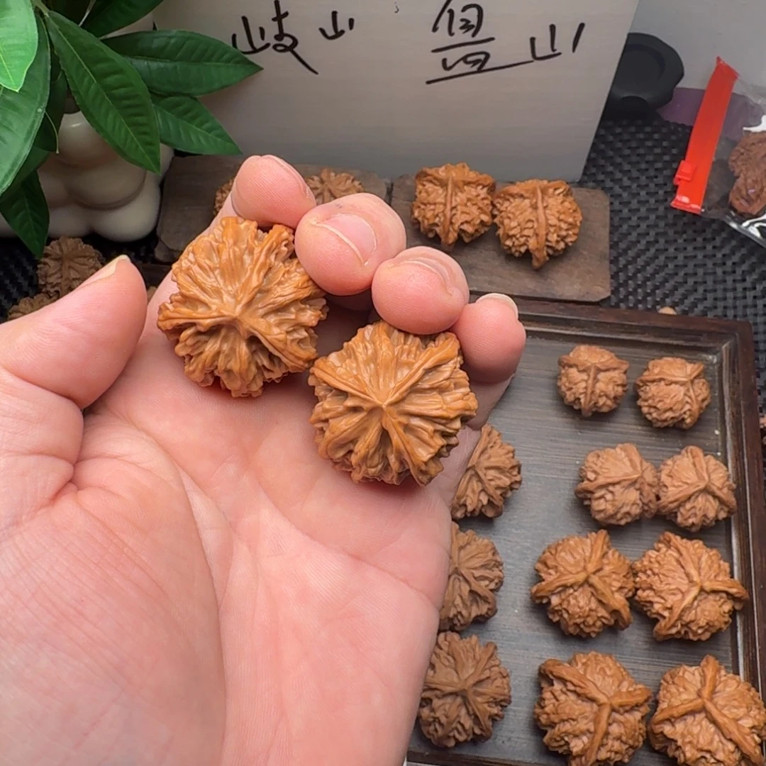 G***7吊坠文玩核桃岐山三棱文玩核桃的