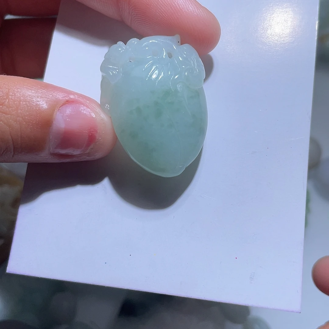 翡翠未镶嵌颈饰这