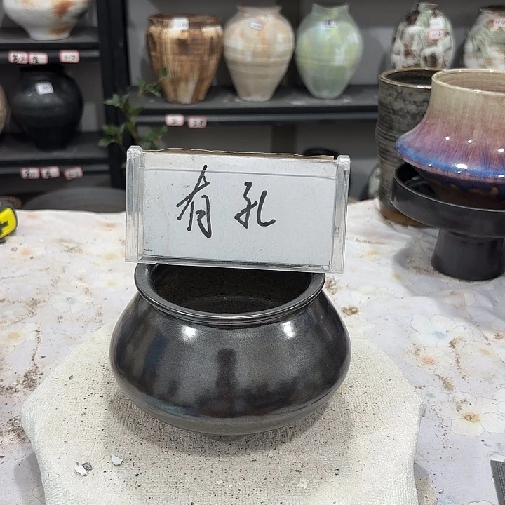 摆件高10，口10，有孔瑕疵处理