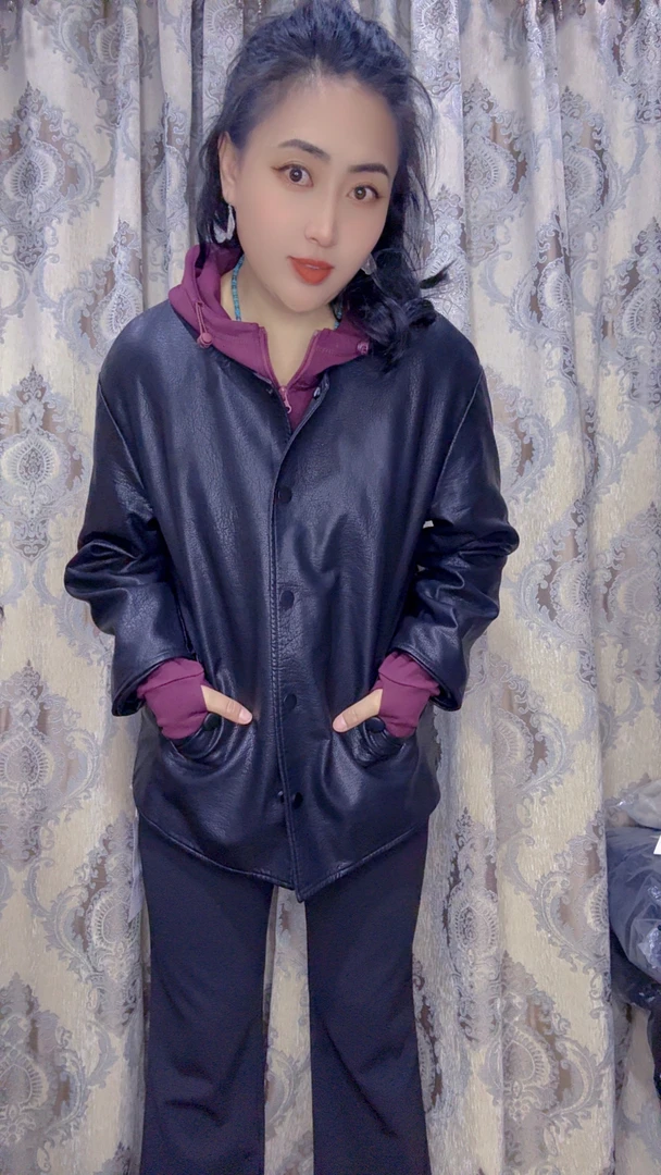 女士常规款上衣休闲女款短款混合皮圆领民族风上衣