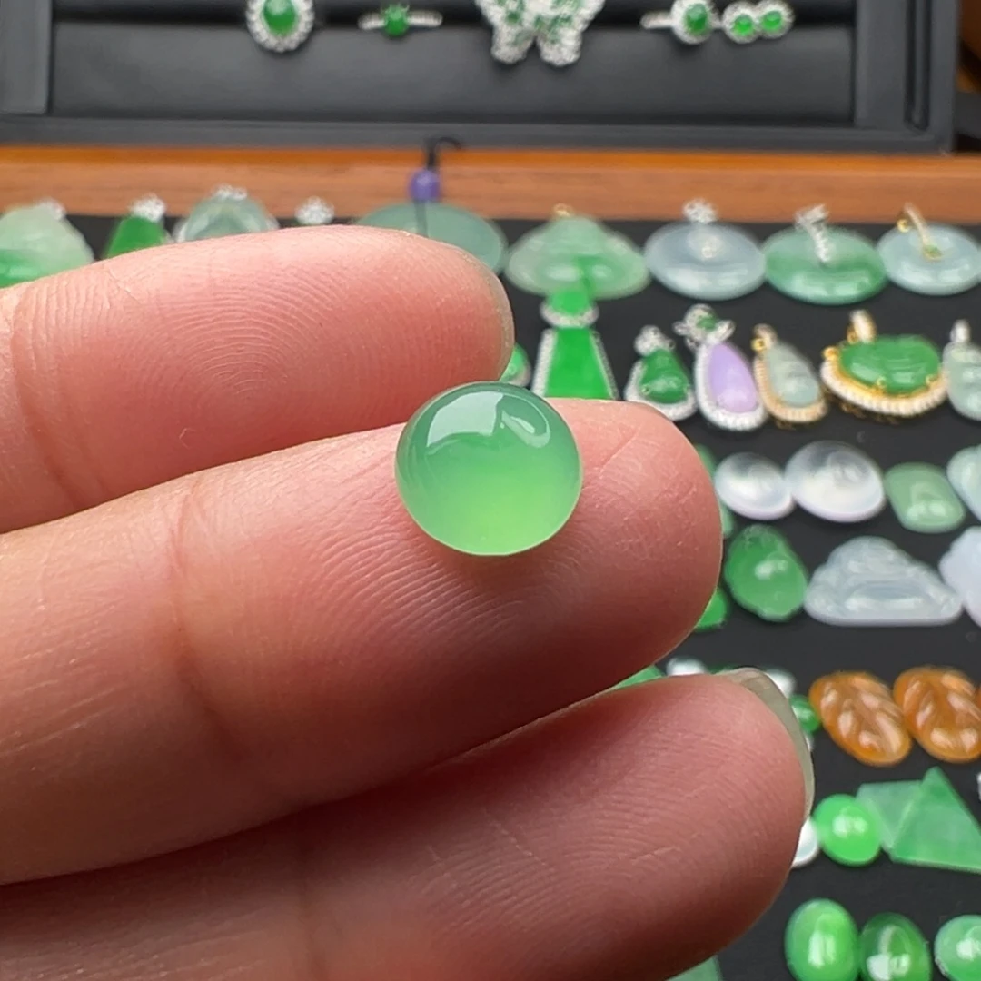 翡翠颈饰未镶嵌蛋7.5