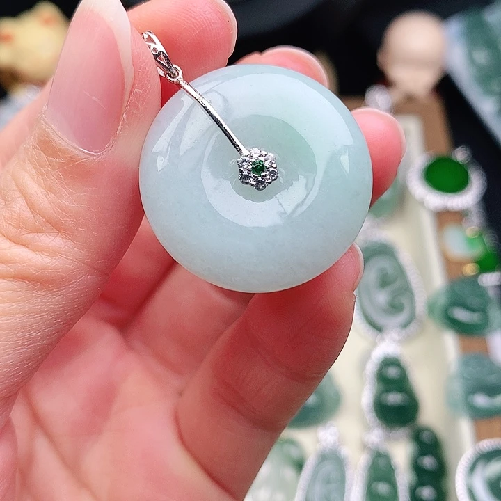 颈饰未镶嵌翡翠吊坠