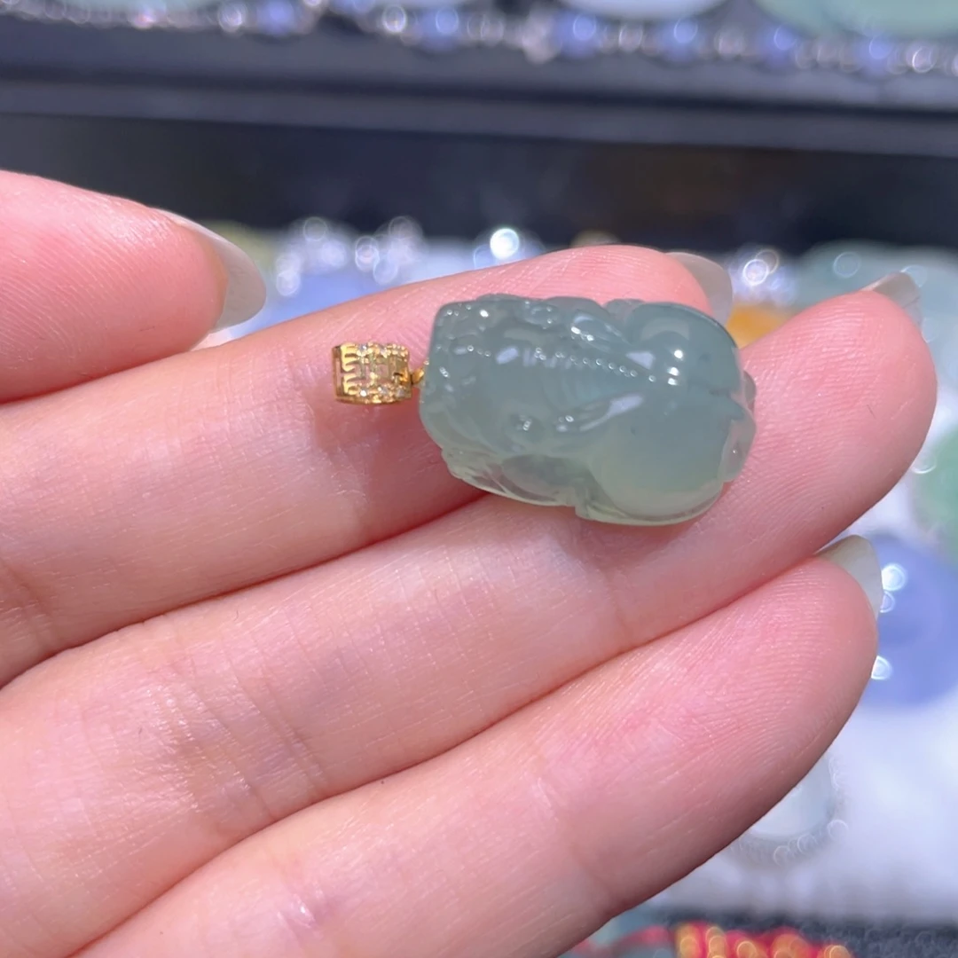 颈饰18K金镶嵌翡翠翡翠