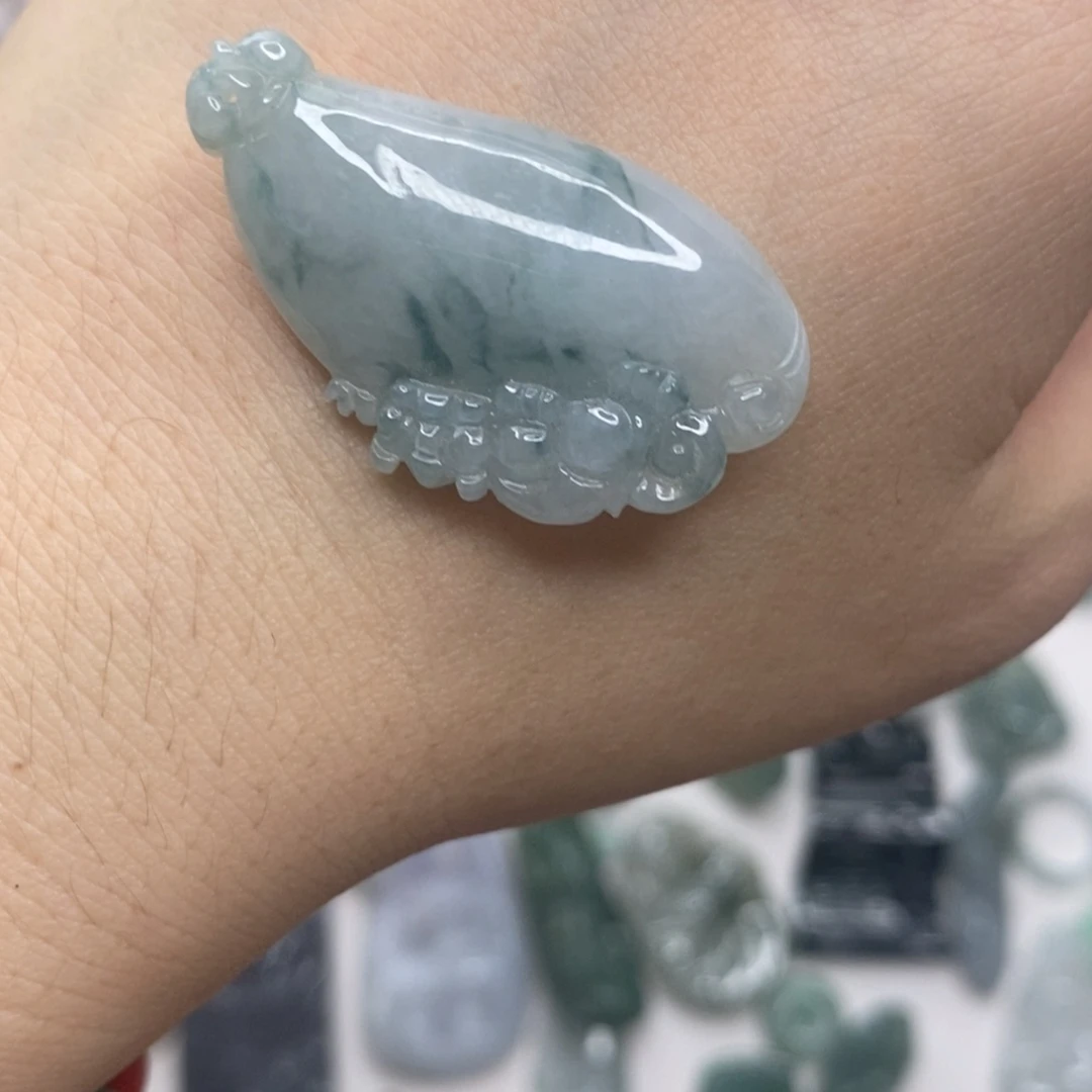 颈饰未镶嵌翡翠福瓜