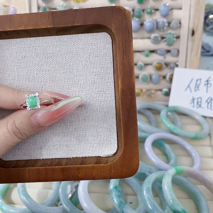 翡翠未镶嵌颈饰天然翡翠Ａ货