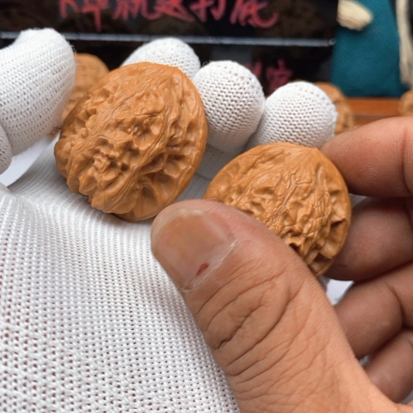 【闪购商品】文玩核桃把件8靠山王