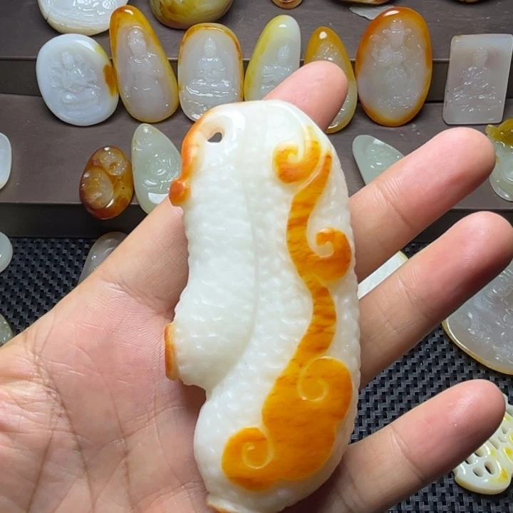 颈饰未镶嵌和田玉