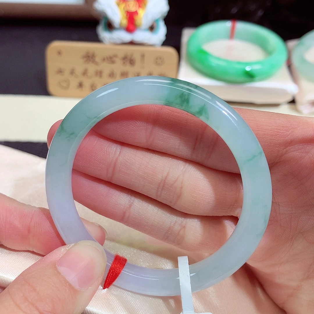 翡翠未镶嵌手镯530