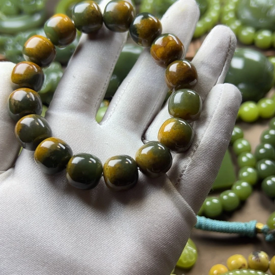 地***坤岫岩老玉（透闪石质玉）未镶嵌挂件