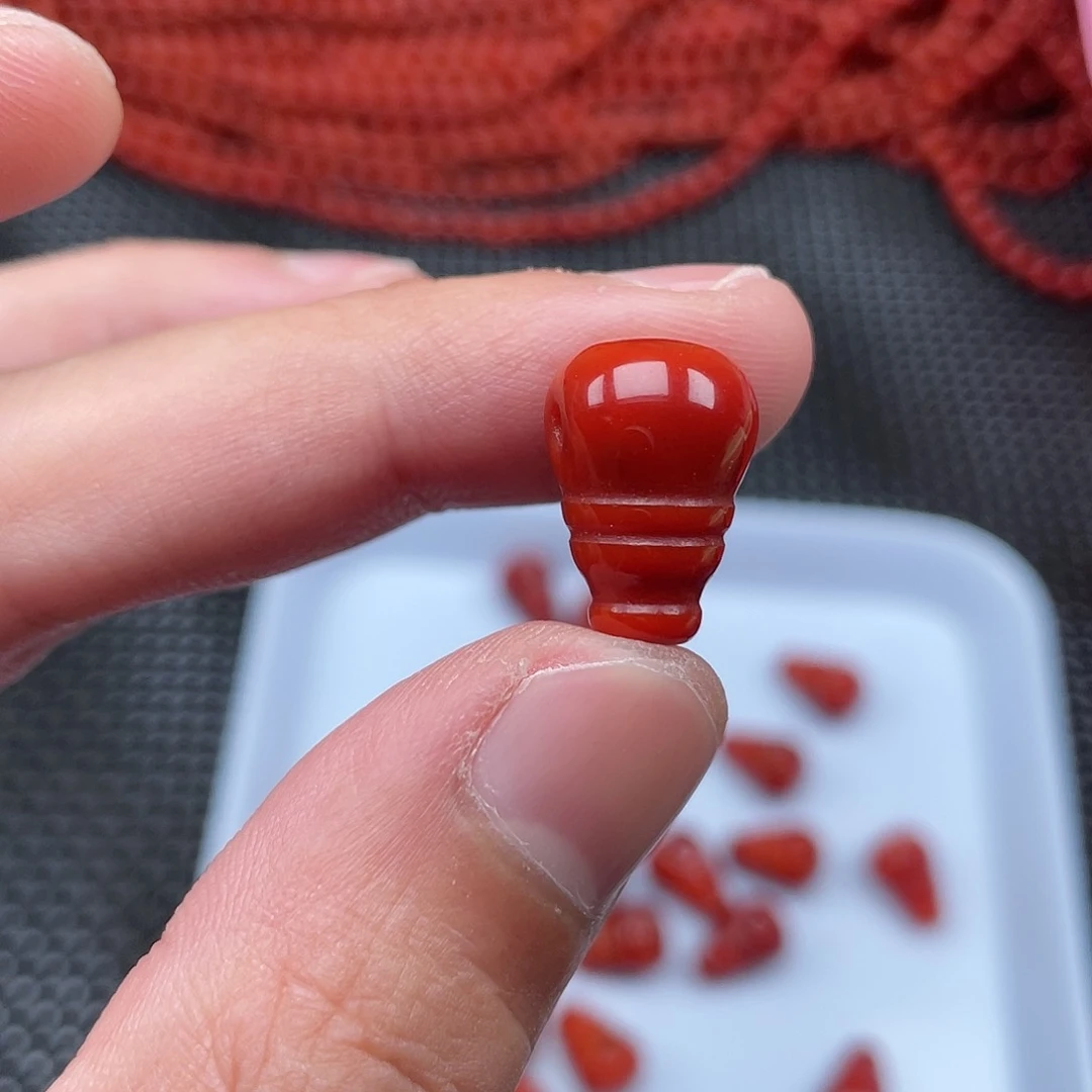 南红玛瑙3号 11*17柿子红三通一颗未镶嵌