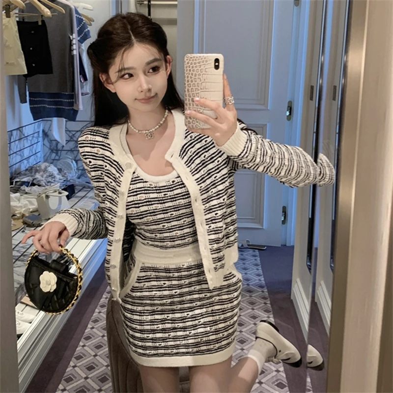 法式小香风黑白条纹镂空针织连衣裙两件套女春秋装开衫外套气质