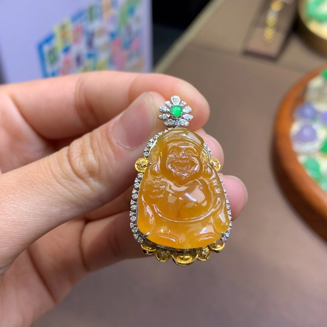 翡翠18K金镶嵌颈饰翡翠