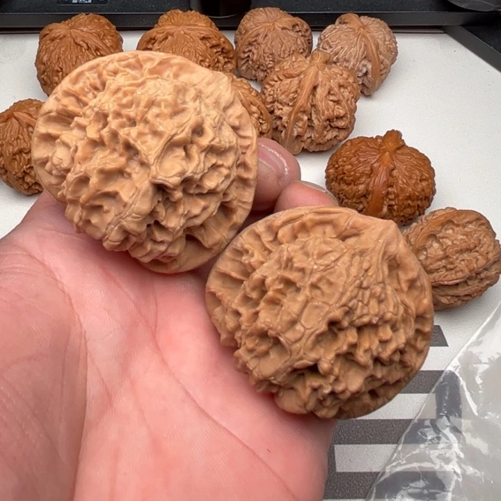 文玩核桃把件麒麟纹官帽49到51尺寸随机发