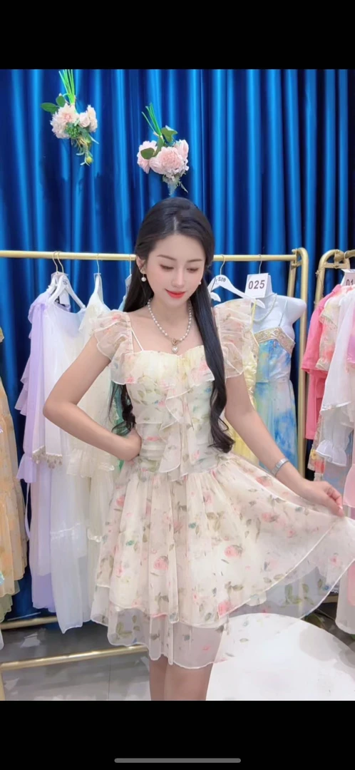 甜美碎花夏季法式飞飞袖减龄小个子短裙气质蓬蓬连衣裙