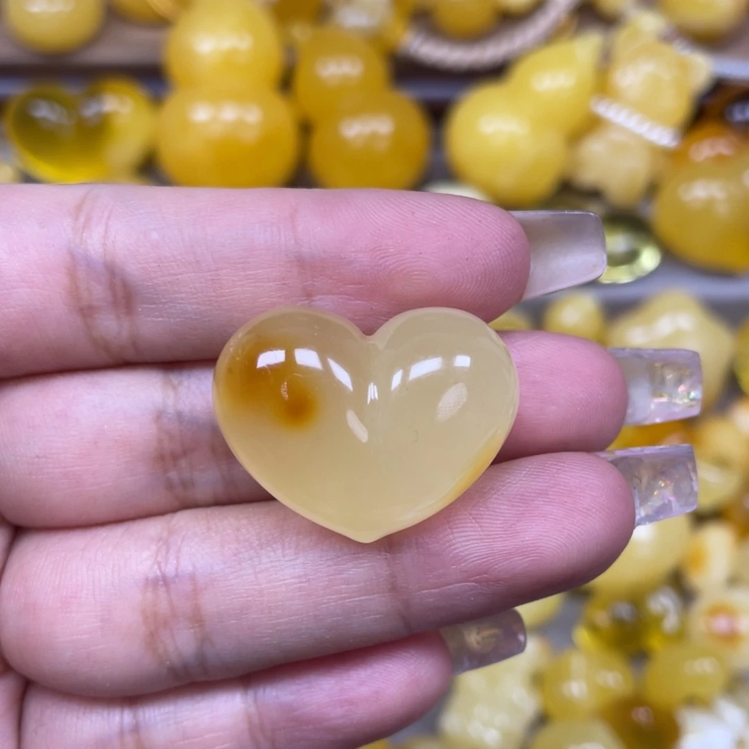 琥珀未镶嵌珠宝奇石