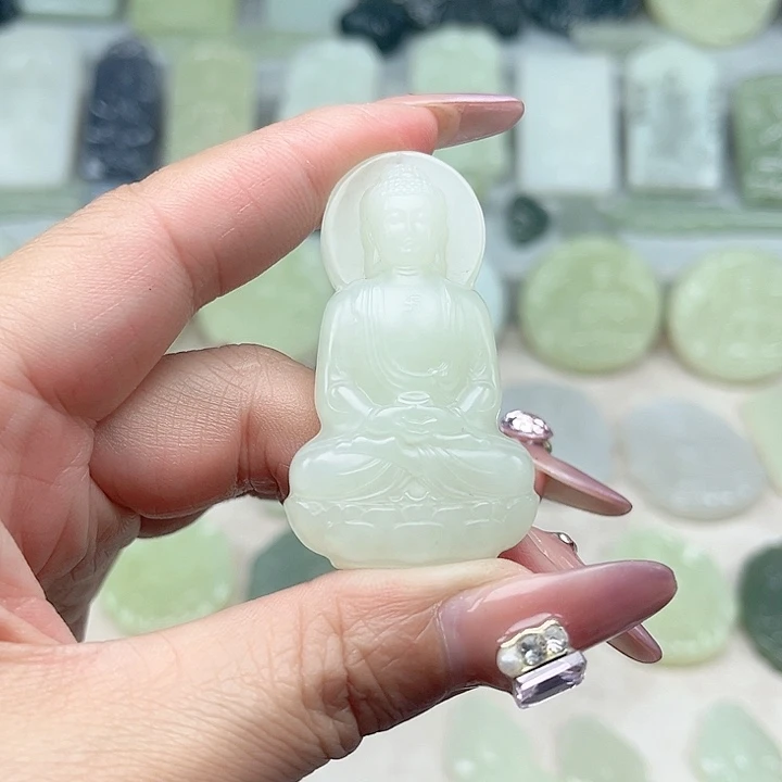 阳***呐和田玉未镶嵌颈饰