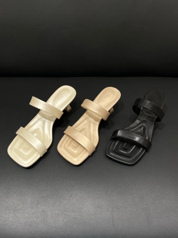 【LPZ】：567-1粗跟百搭轻职风鞋子防滑夏季一字拖极简风法式修面皮