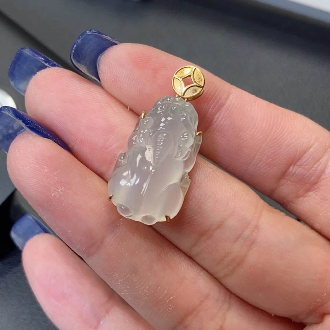 颈饰18K金镶嵌翡翠纯天然缅甸翡翠A货貔貅