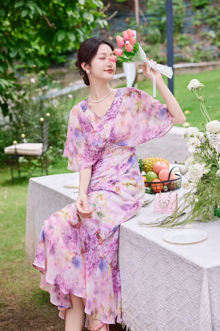 漂亮女王2025年夏季新品碎花复古优雅气质连衣裙