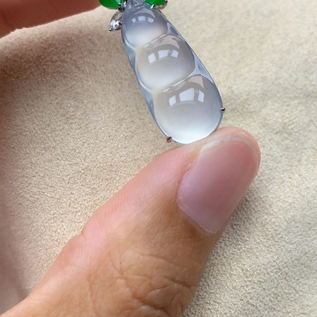翡翠18K金镶嵌吊坠(不含链)福豆