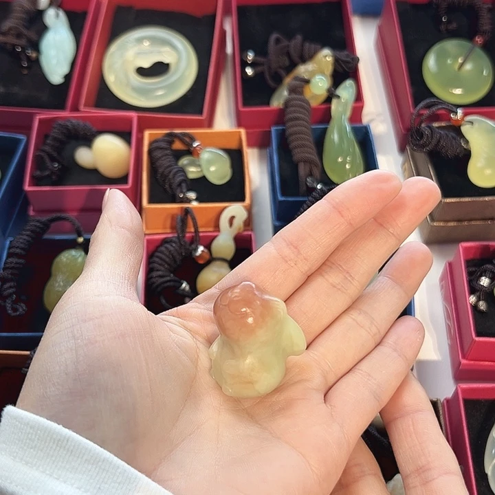 招***宝蛇纹石玉未镶嵌吊坠(赠链)