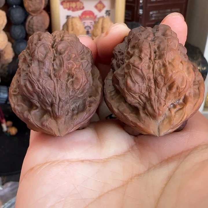 天***，文玩核桃吊坠古柏金蟾40