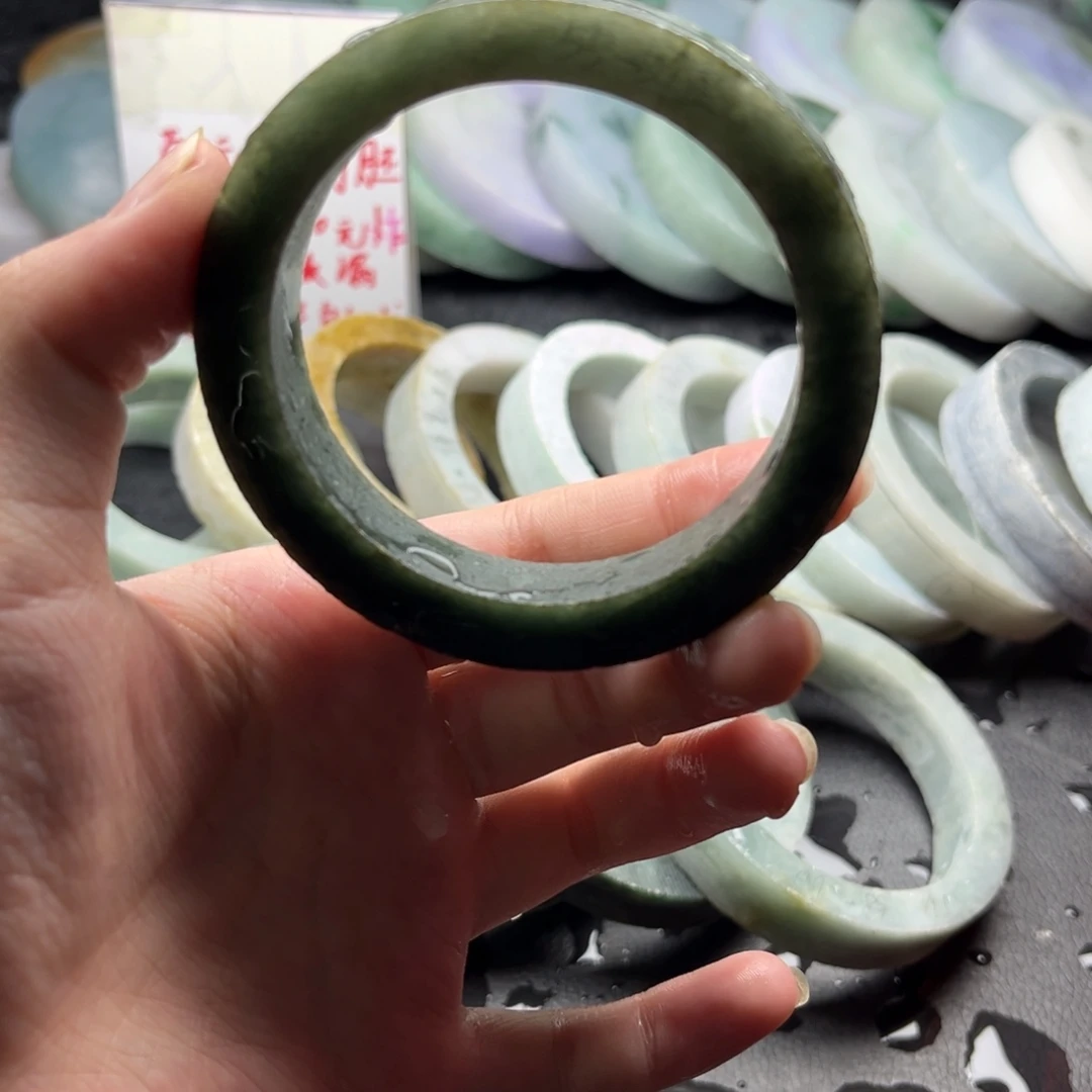 未镶嵌翡翠手镯定制翡翠