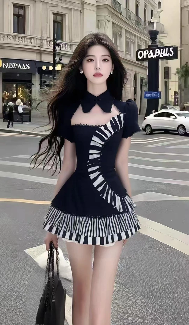 黑白条纹性感纯欲辣妹时尚修身显瘦连衣裙个性新款甜美连衣裙收腰