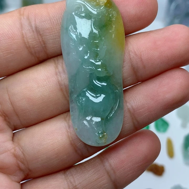 吊坠(不含链)未镶嵌翡翠