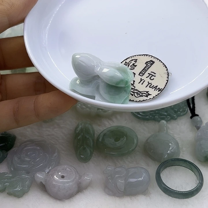 翡翠未镶嵌挂件天然缅甸翡翠A货 细纹