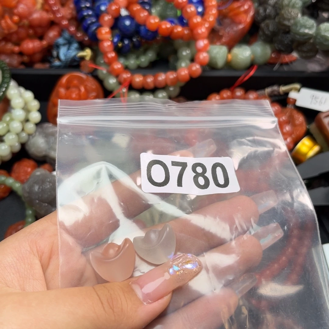 南红玛瑙未镶嵌珠宝奇石