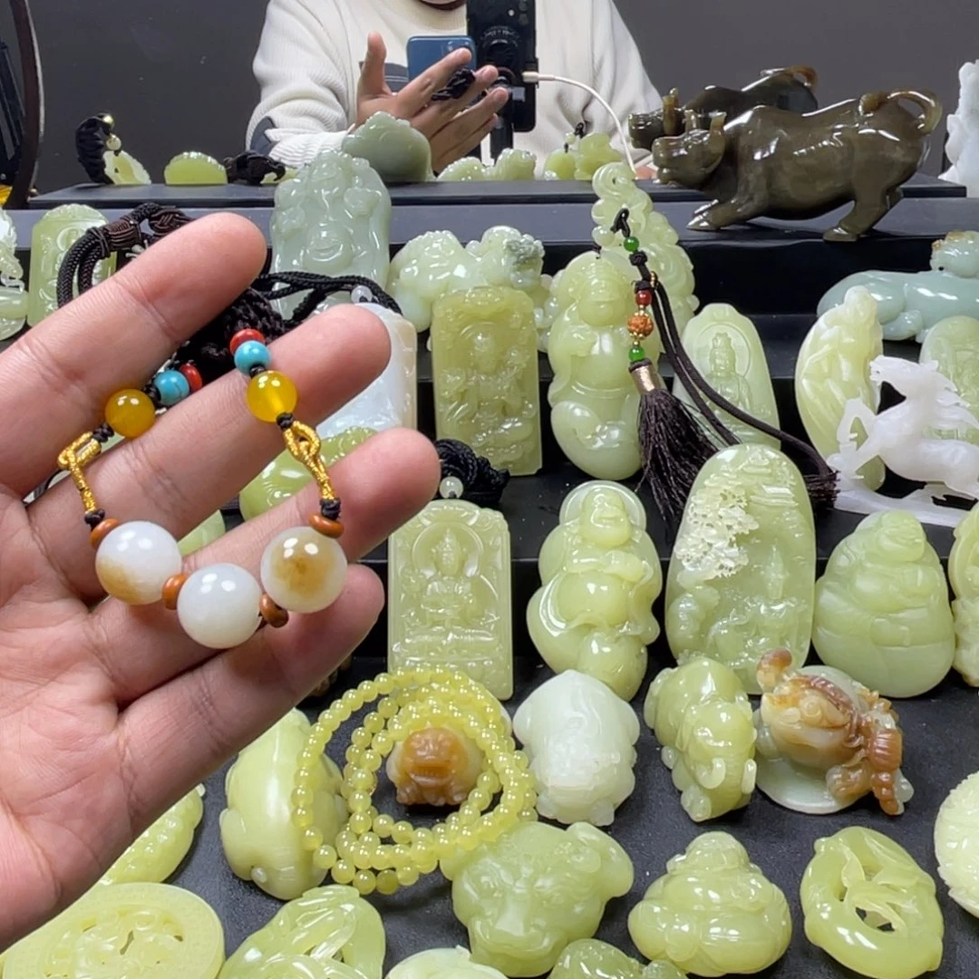 和田玉未镶嵌颈饰