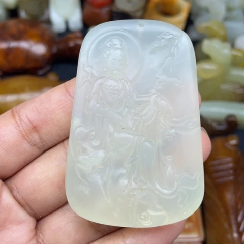 未镶嵌蛇纹石玉颈饰93