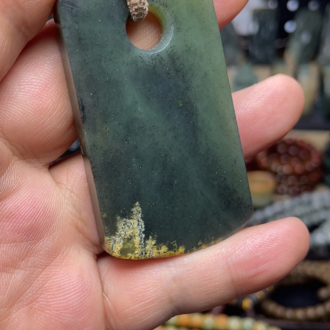 岫岩河磨玉（透闪石质玉）未镶嵌颈饰60×35