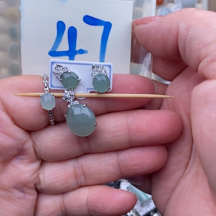 未镶嵌戒指翡翠缅甸