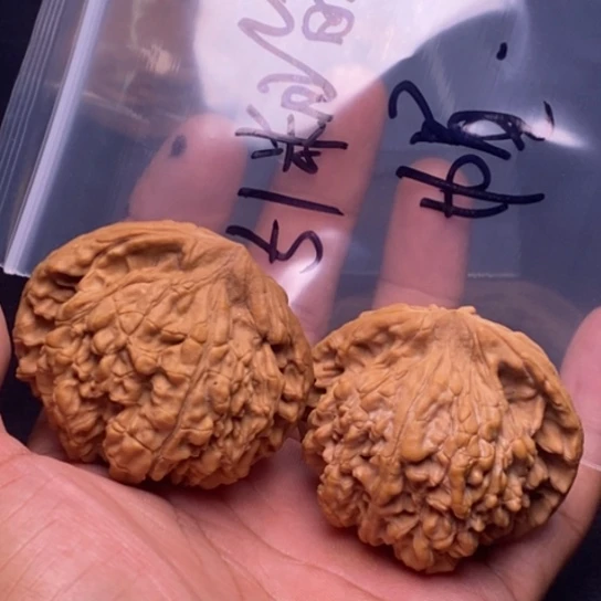 【闪购商品】把件文玩核桃打包