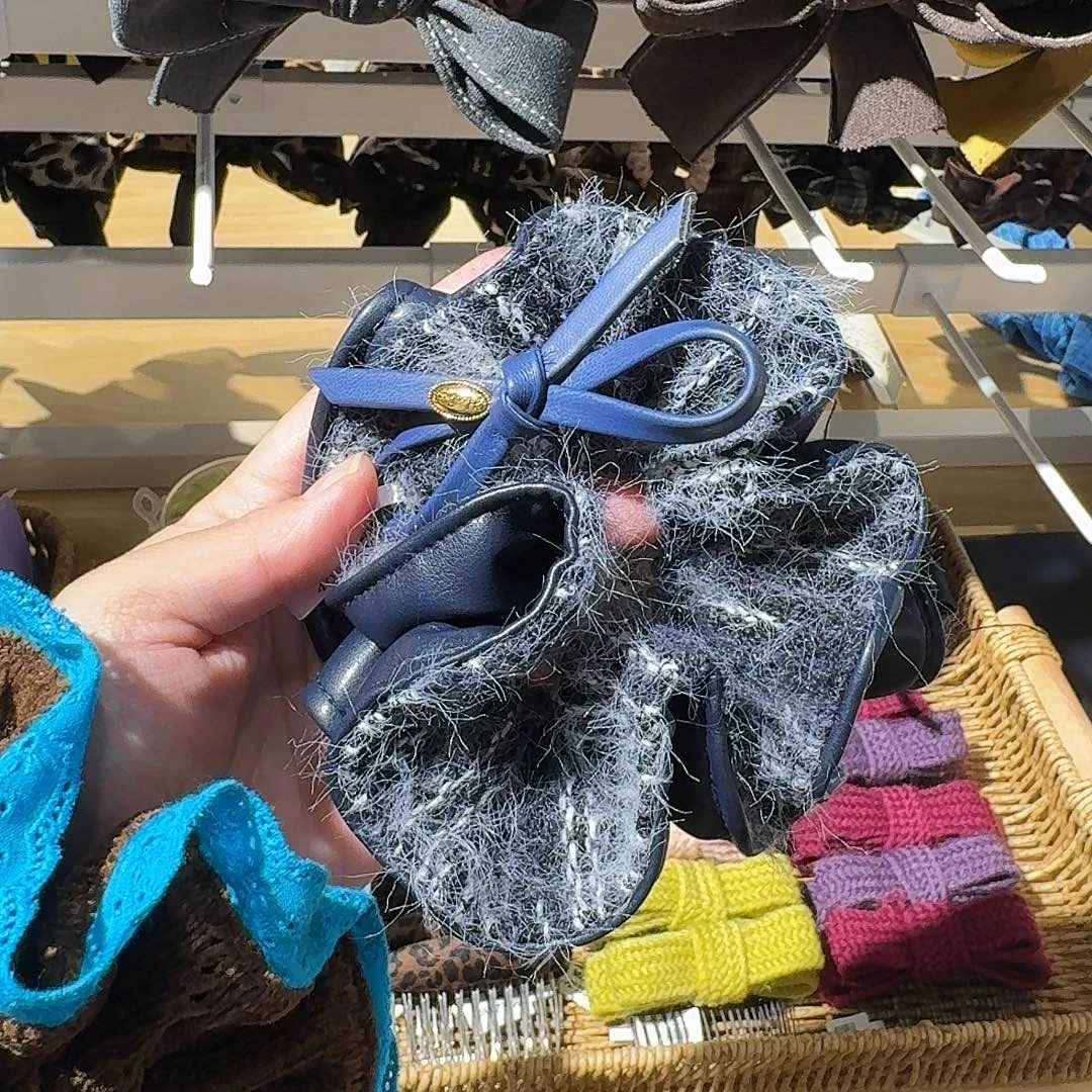 非金属蓝色蝴蝶结