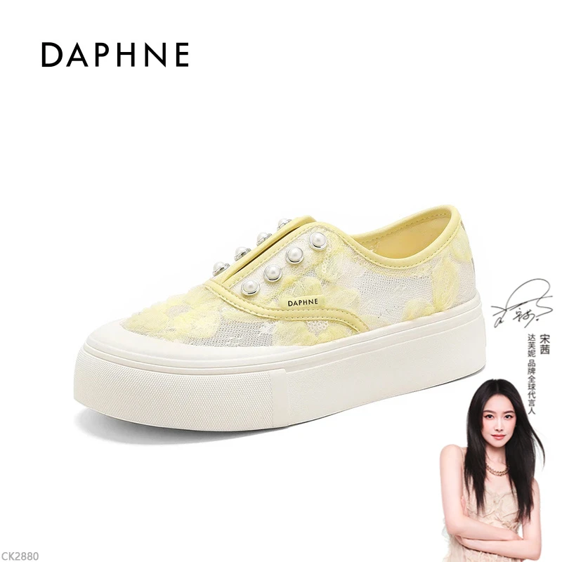 达芙妮时尚休闲鞋女2025夏新款百搭蕾丝网面透气厚底绣花渔夫鞋J0