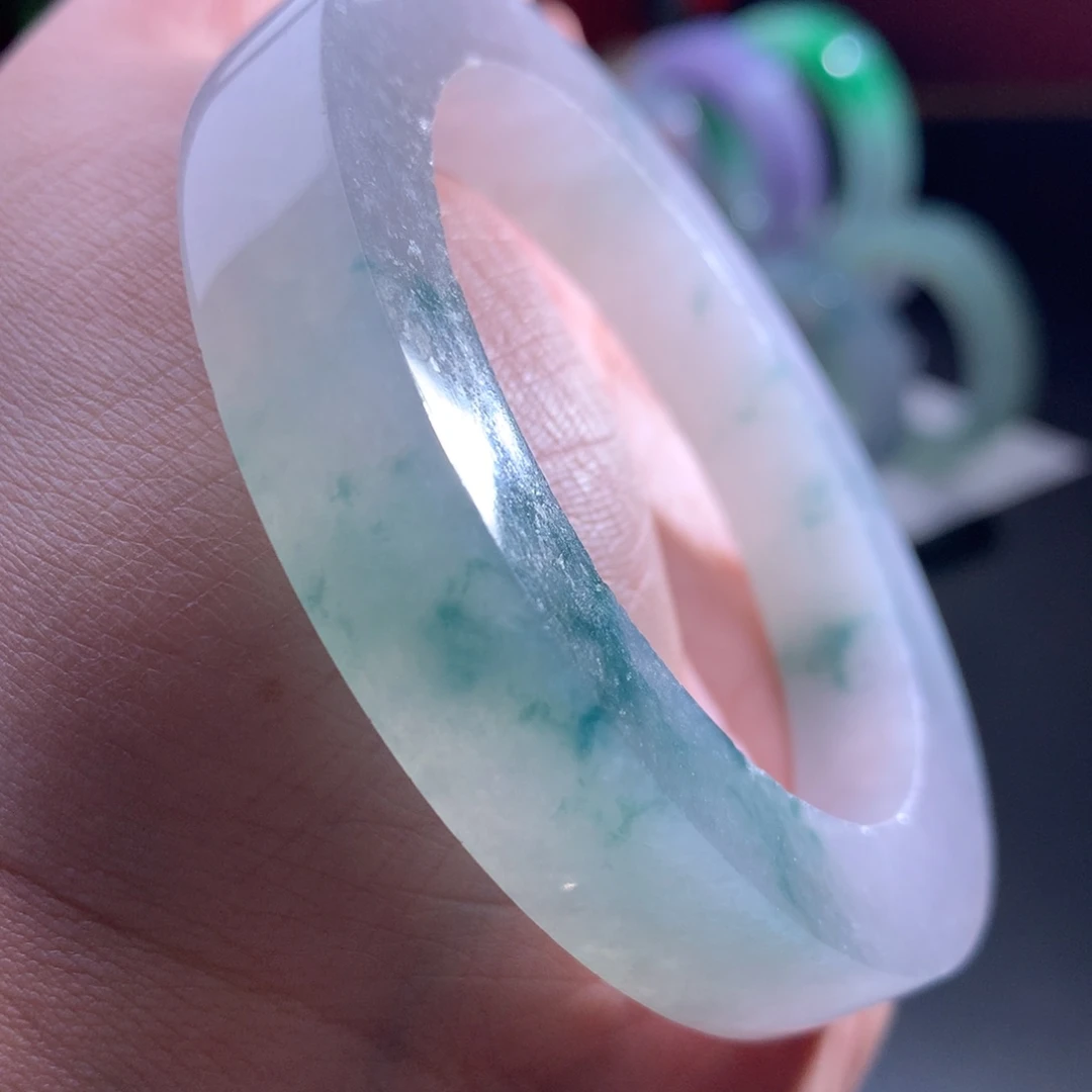 未镶嵌翡翠手镯定制翡翠